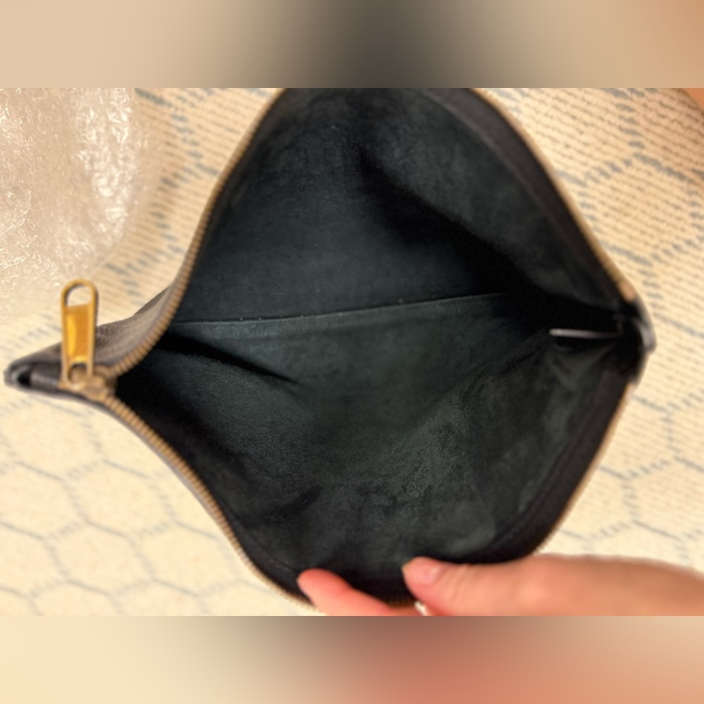GUCCI Unisex Coquette Vintage-Style Black Leather Logo Print Portfolio Clutch - Picture 10 of 16